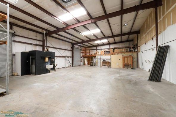 20250 Skypark Dr, Redding, CA 96002